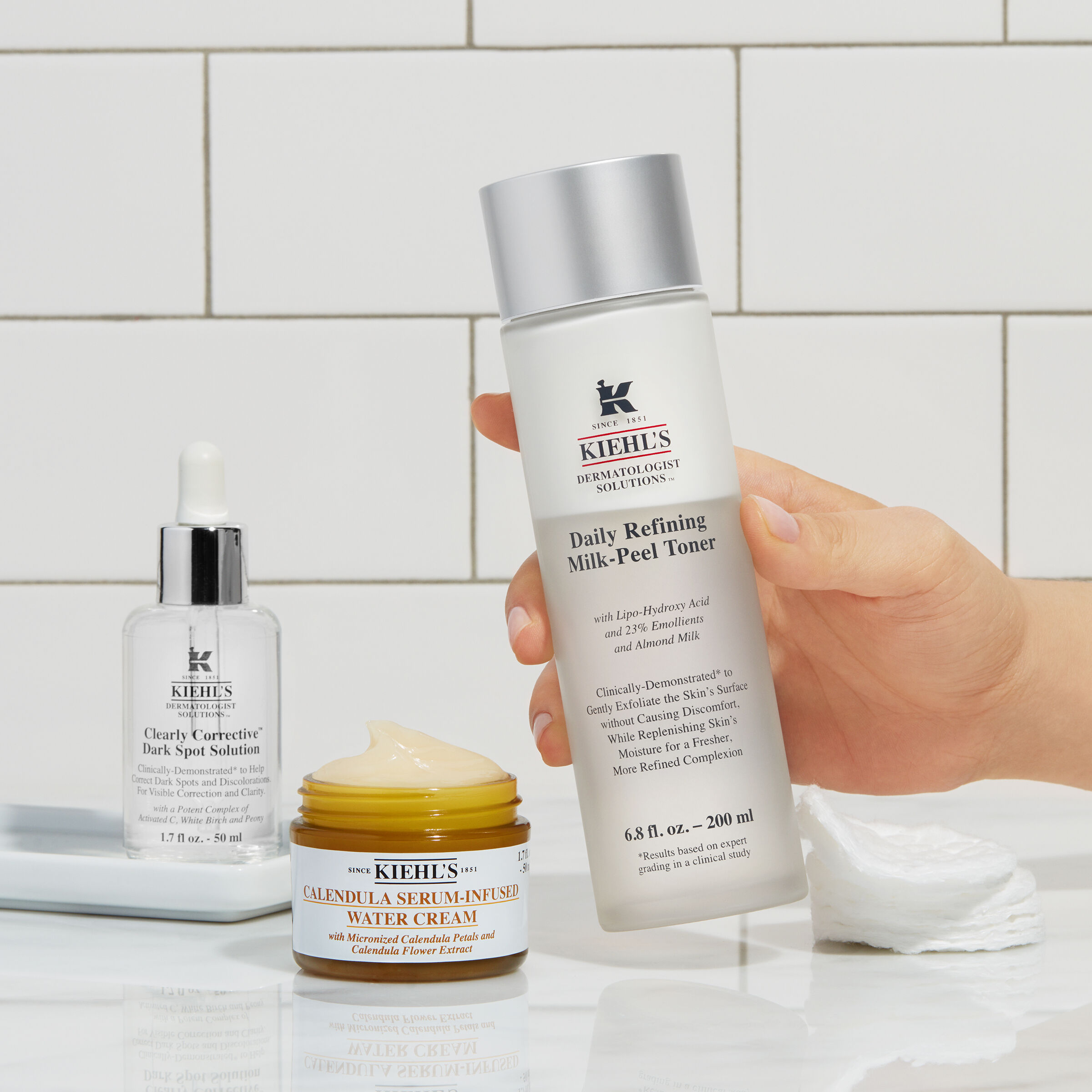 تونر يومي مقشر بالحليب لتنعيم البشرة