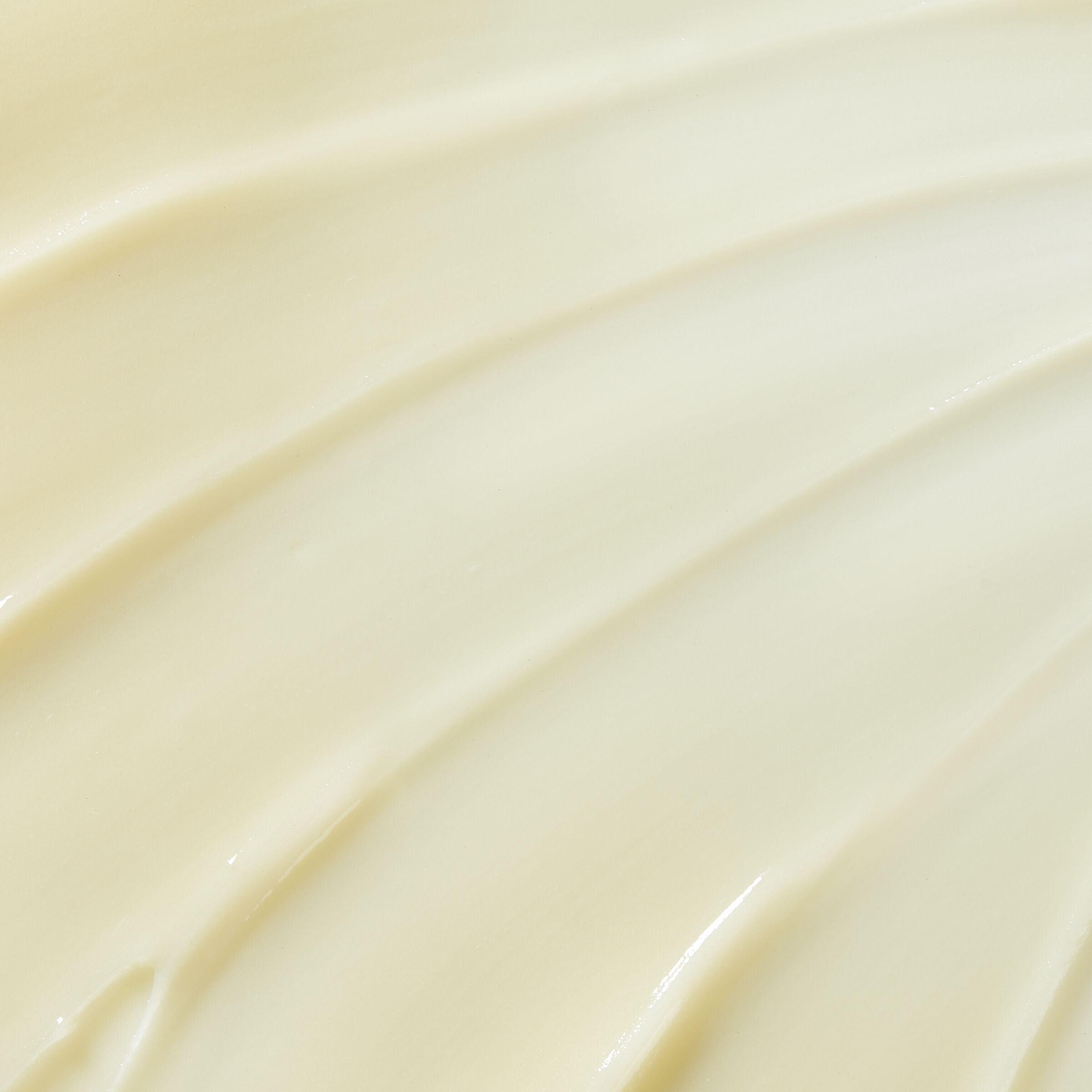 قناع ليلي لعلاج الشفاه بالزبدة