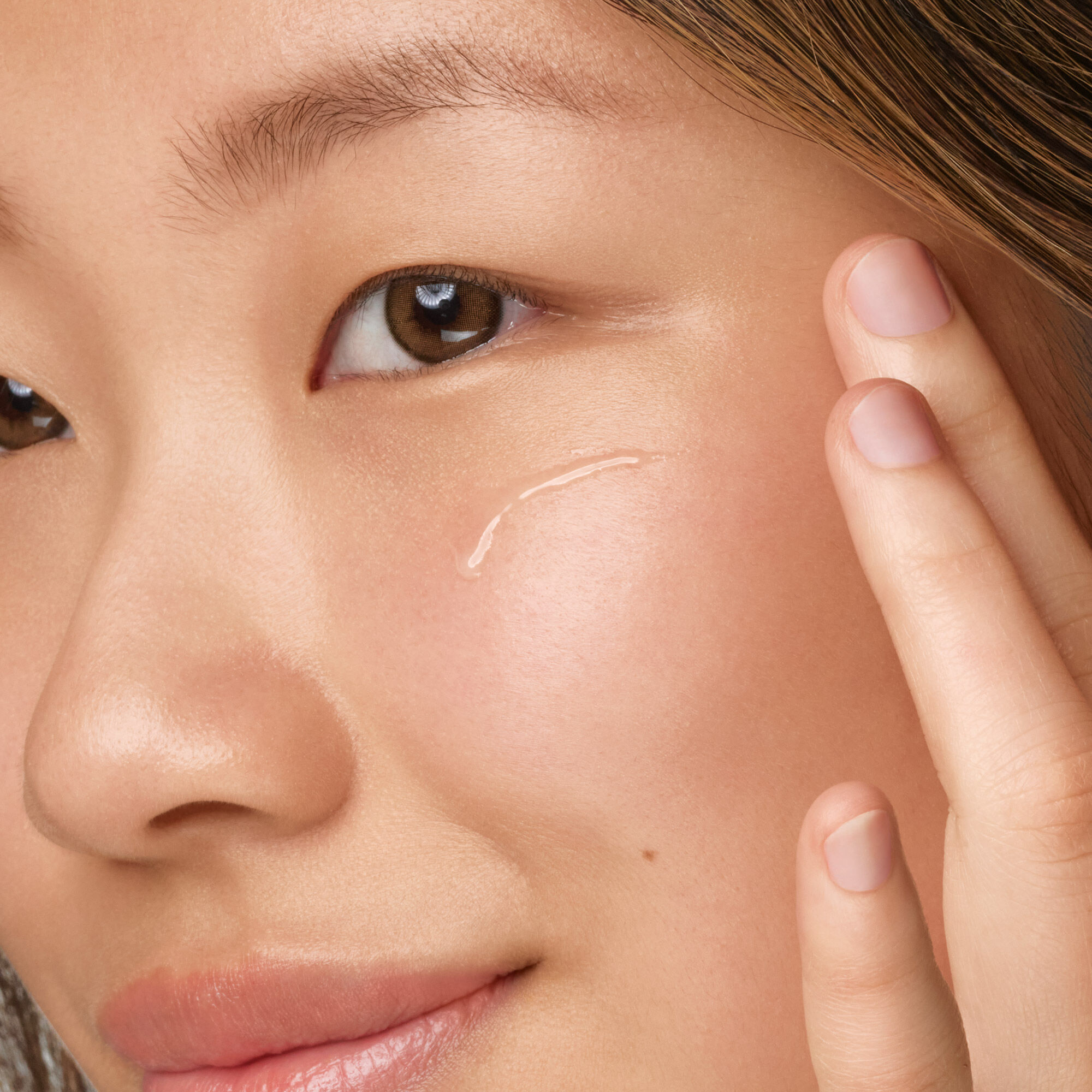 سيروم كليرلي كوريكتيف لتصحيح البقع الداكنة