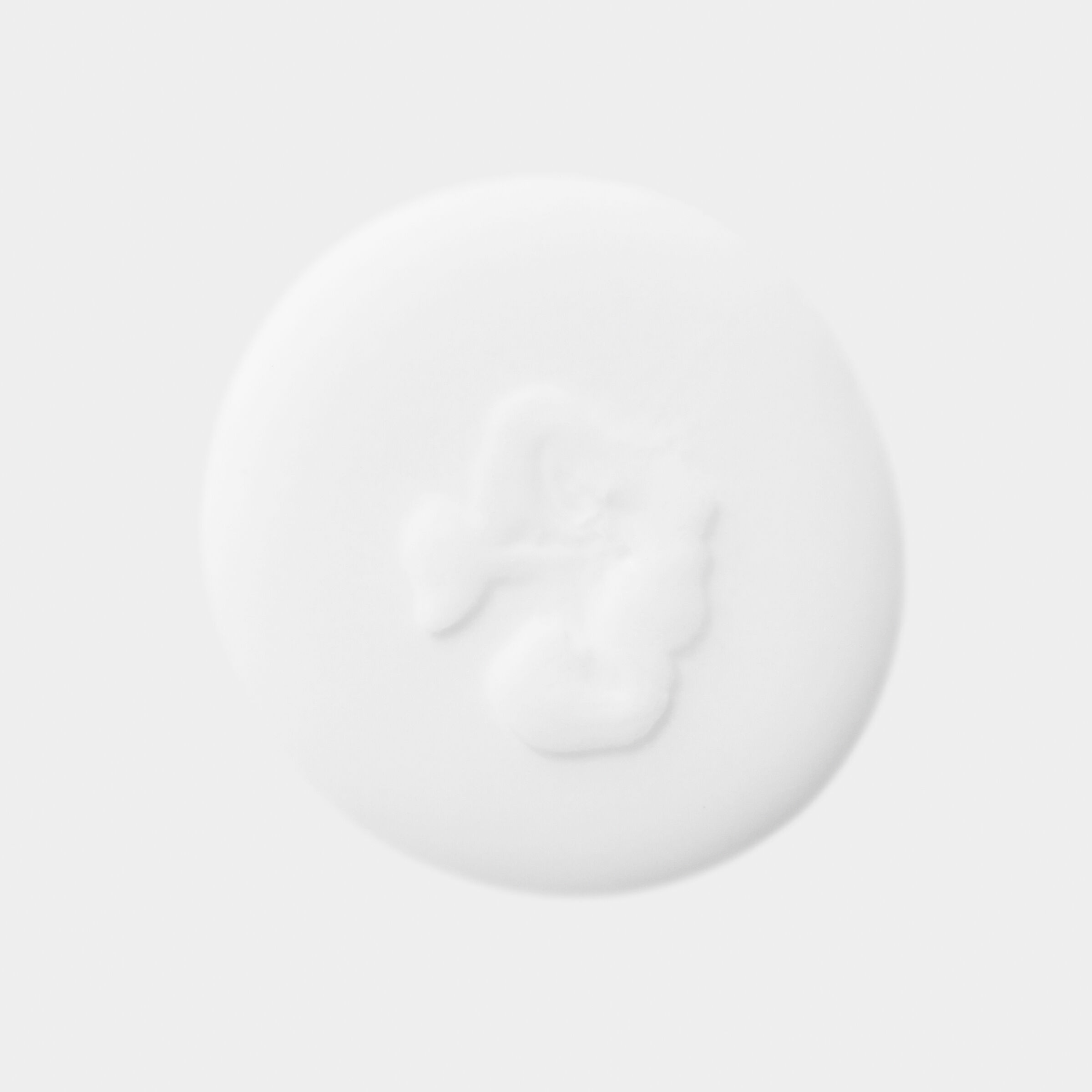 تونر يومي مقشر بالحليب لتنعيم البشرة