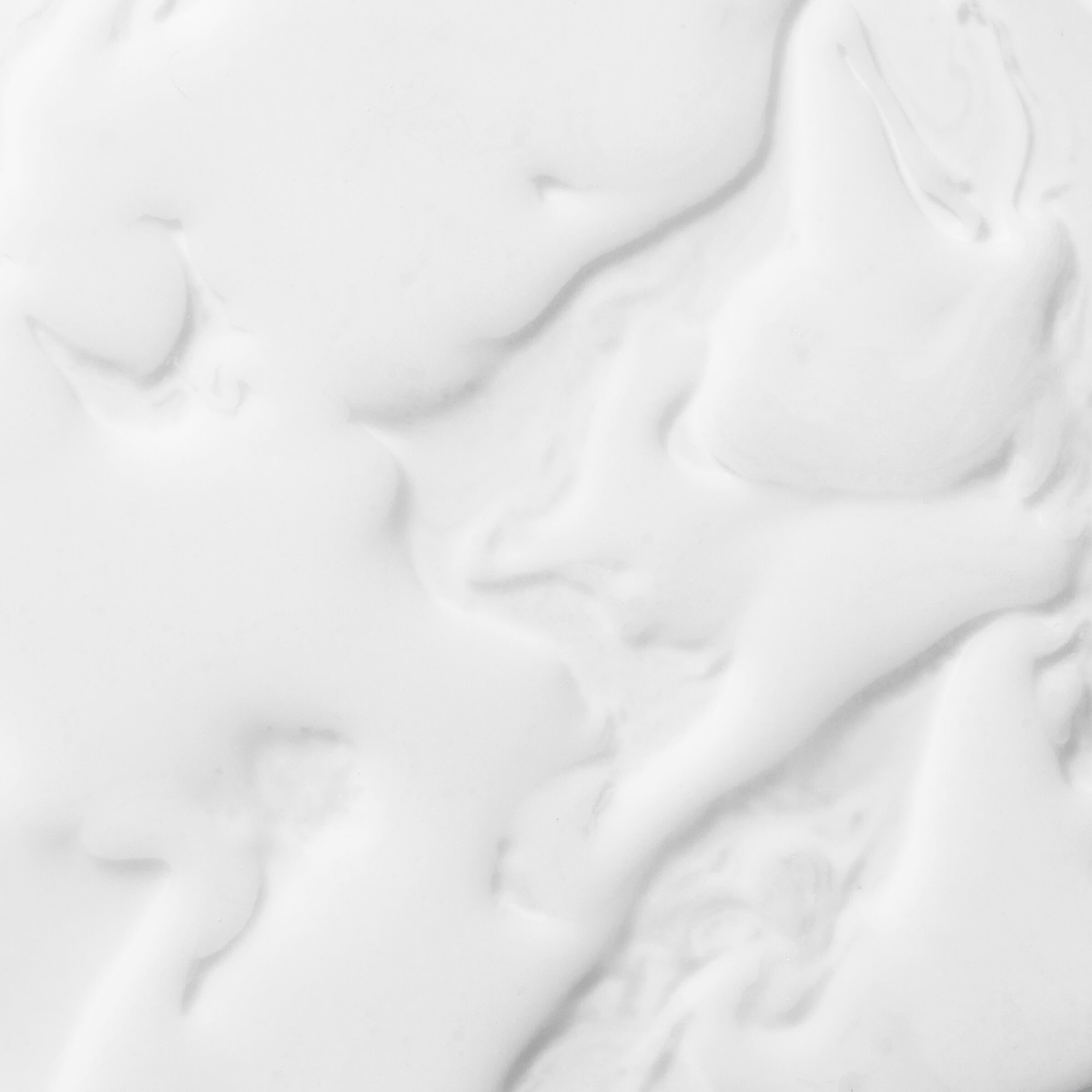 تونر يومي مقشر بالحليب لتنعيم البشرة